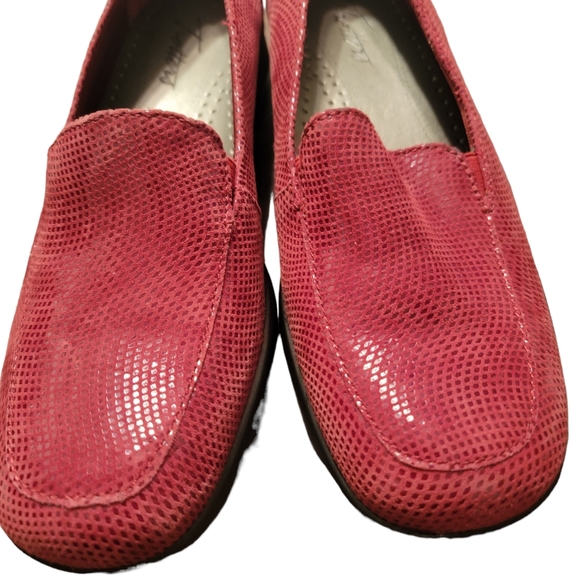 Trotters Jenn Mini Dots loafers - Picture 6 of 11